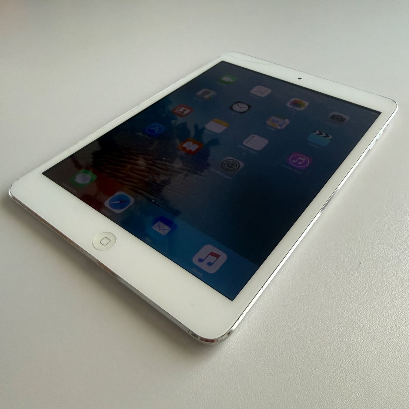 Apple Tablet PC: iPad Mini Wi-Fi A1432 Weiß Silber 16GB – Usato da Basel venduto da MY.AIRPODS.SHOP 4