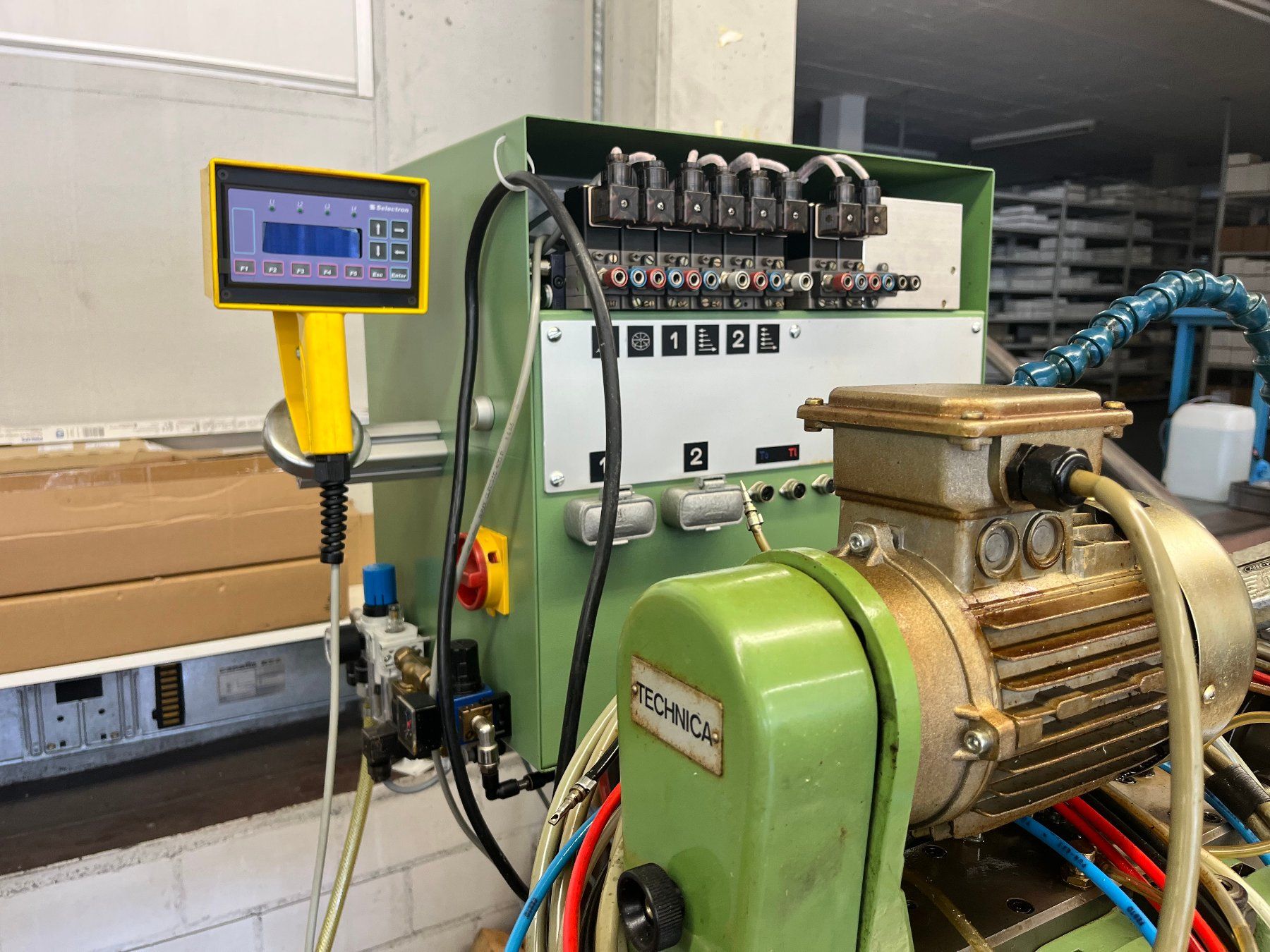 Tutte le macchine: SOLMA/TECHNIKA Universal-Nachbearbeitungs-Bohrmaschiene – Usato da Grenchen venduto da Doka_4582 6