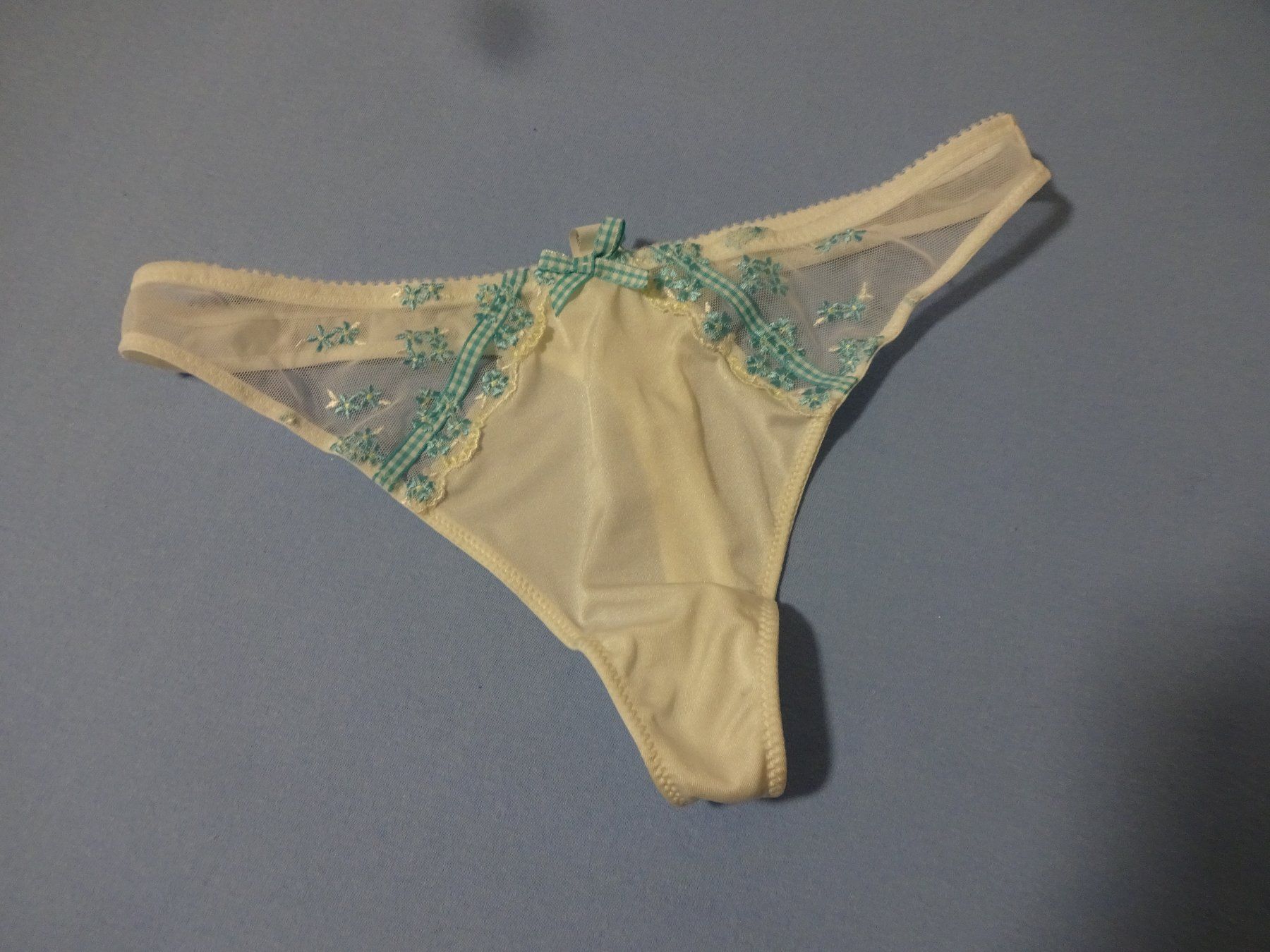 Altra biancheria intima: Schöner String/m.Stickerei – Nuovo (secondo la descrizione) da Rothrist venduto da Mistery1