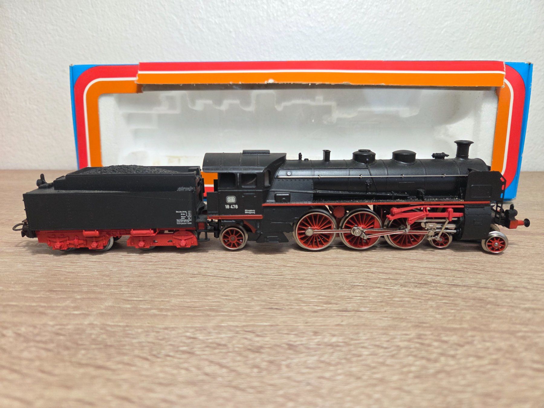 Märklin Modellini di ferrovie: Märklin 3093 Dampflok BR 18 DB H0 – Usato da St-Aubin-Sauges venduto da Lo_Go 1