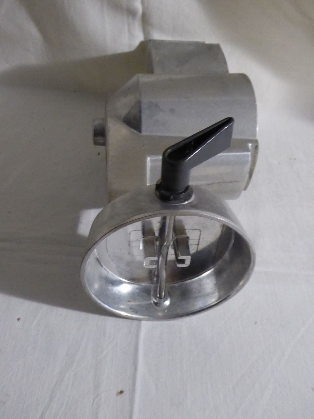 Zyliss Elettrodomestici da cucina: Zyliss Raffler Gehäuse – Difettoso da Ennetbühl venduto da VPHS 3