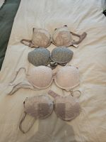 4 BH Set mit Spitze in verschiedenen Farben gebraucht 