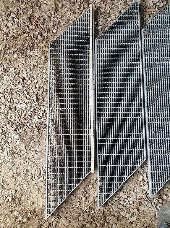 Treppen: Treppenstufen Gitter 4 stk – Gebraucht aus Muhen von Gsell4 1