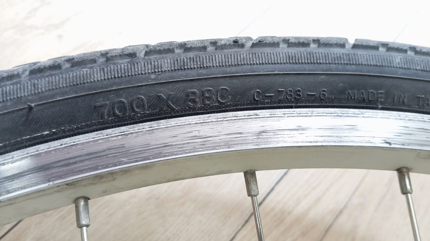Pezzi di ricambio: roues 28" Complètes freins sur jantes  – Usato da Marin Epagnier venduto da Tatamata 1