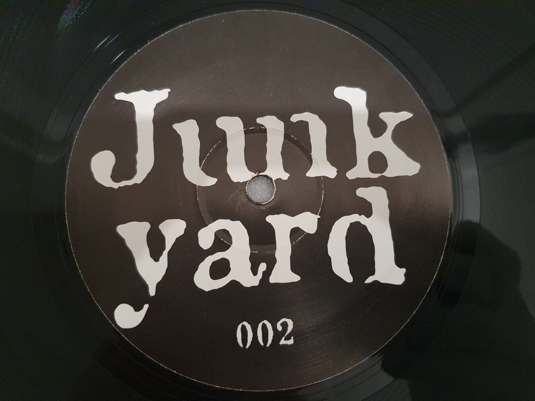 Dischi in vinile: Junk Yard – Junk Yard 002 (Techno, Tech House) – Usato da Uster venduto da Vinyl-Leidenschaft 2