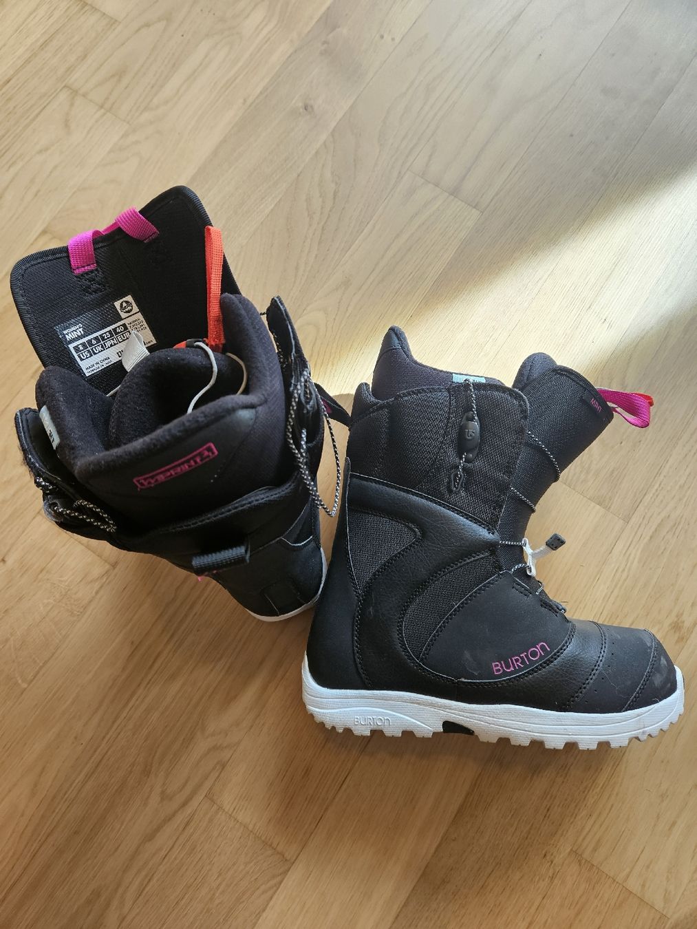Burton Damenschuhe: Burton Snowboardschuhe – Neu (gemäss Beschreibung) aus Tuggen von Justje