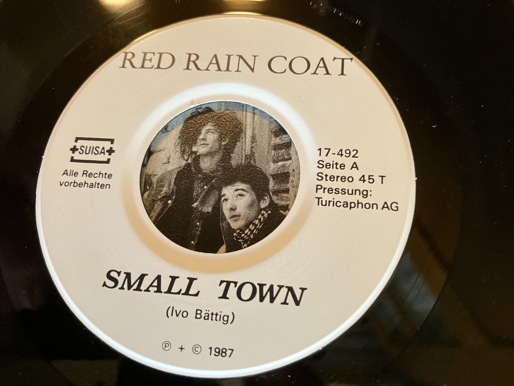 Dischi in vinile: Red Rain Coat – Usato da Aarwangen venduto da Jukebox3 6