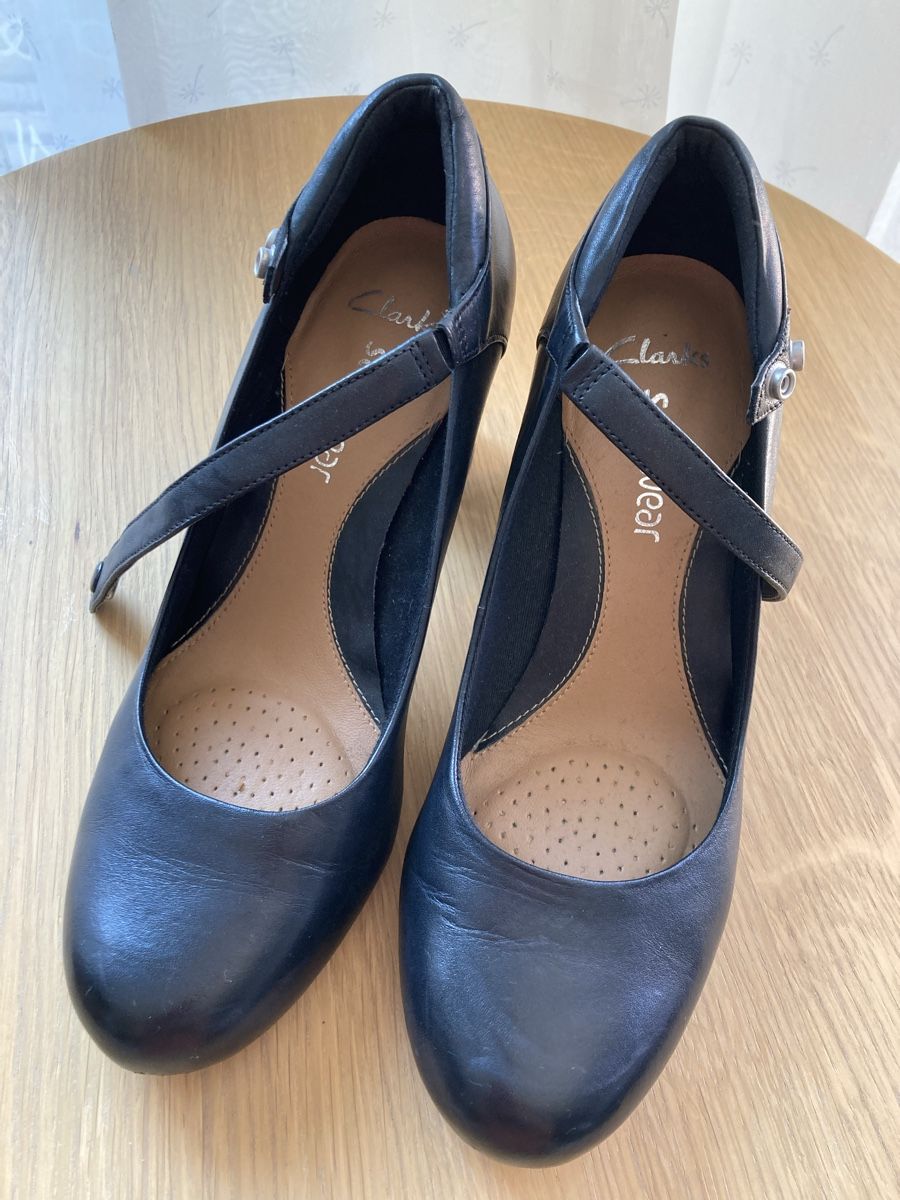Scarpe da donna: Clarks Pumps soft Gr.39 neuwertig – Nuovo (secondo la descrizione) da Bottighofen venduto da fritz-81