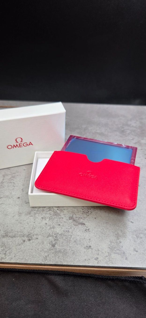 Specchi: Omega – Nuovo e nell'imballaggio originale da La Chaux-de-Fonds venduto da curtitswisswatches 1