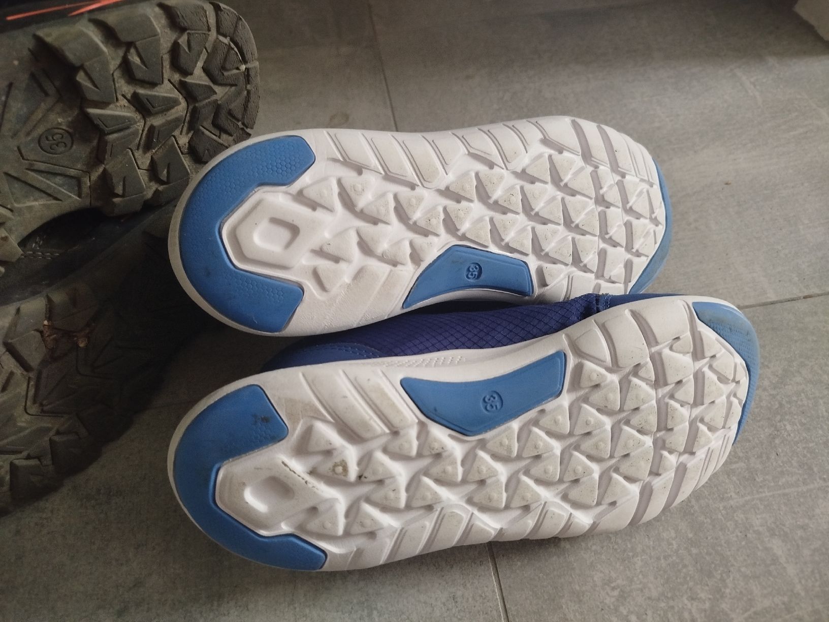 Schuhe für Jungen: Schuhe Gr. 35 Junge – Gebraucht aus Grellingen von silberjunge 1