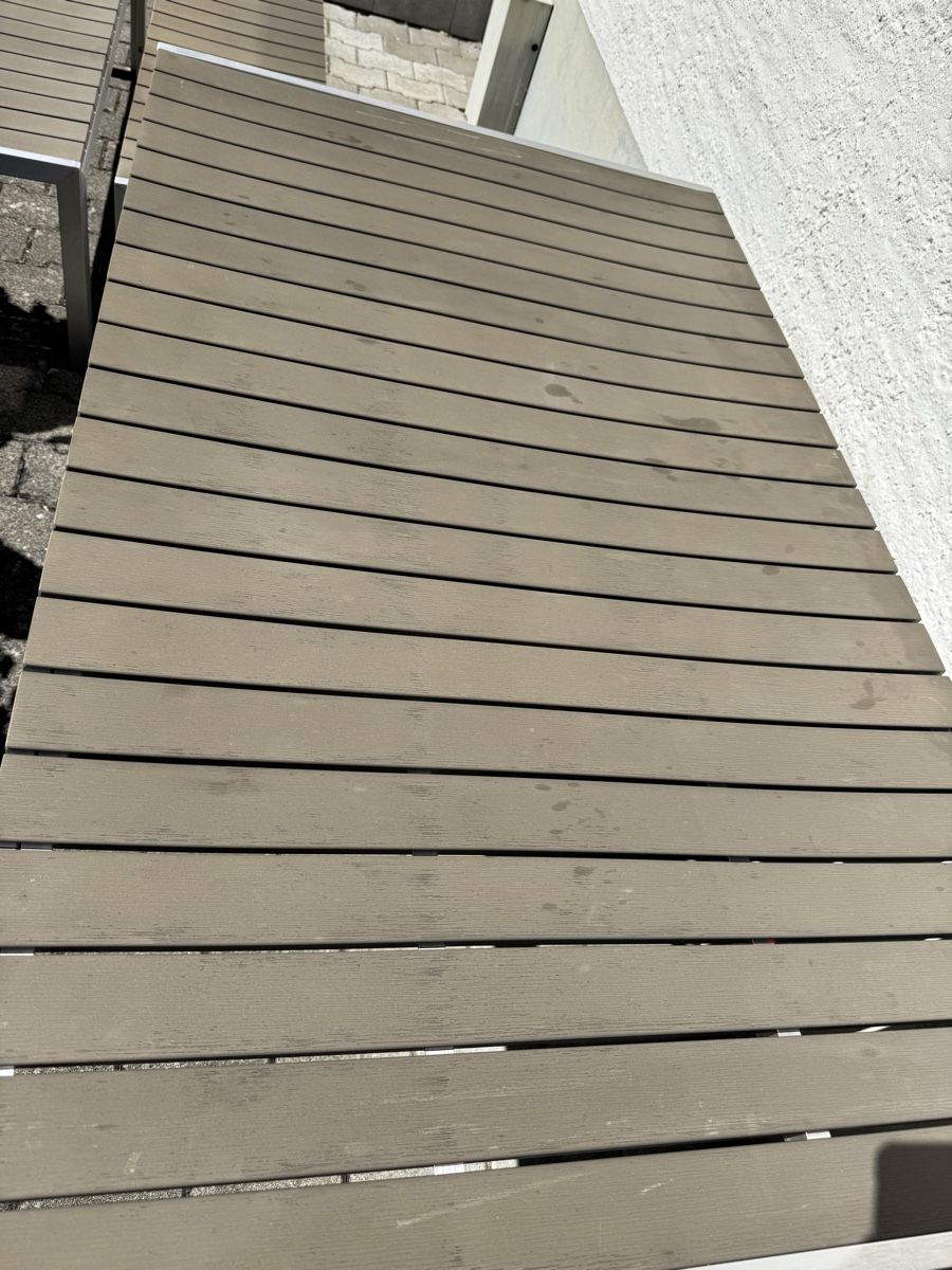 Tischset: Gartentisch mit Bank und zwei Stühlen – Gebraucht aus Thun von sNo0p 1