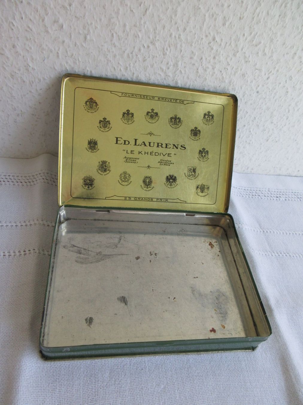 Barattoli: Ed. Laurens Dose "Le Khedive" Genf, 50 Cigarettes – Usato da Binningen venduto da mondoantico 1