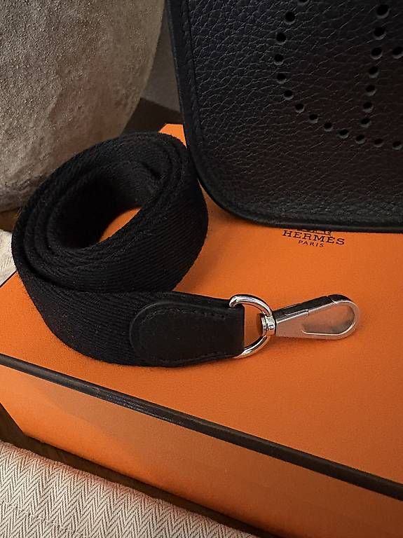 Taschen für Damen: Hermes Mini Evelyne Amazone 16 – Neu und originalverpackt aus Unterägeri von mar_96hk 3