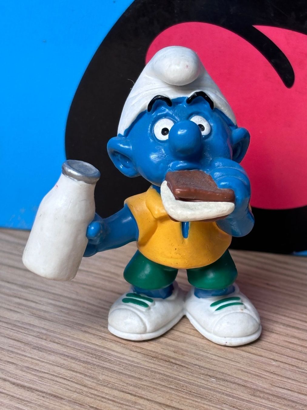 Schleich Statuette: Schlumpf mit Milch und Sandwich – Usato da Lyss venduto da Duckszone