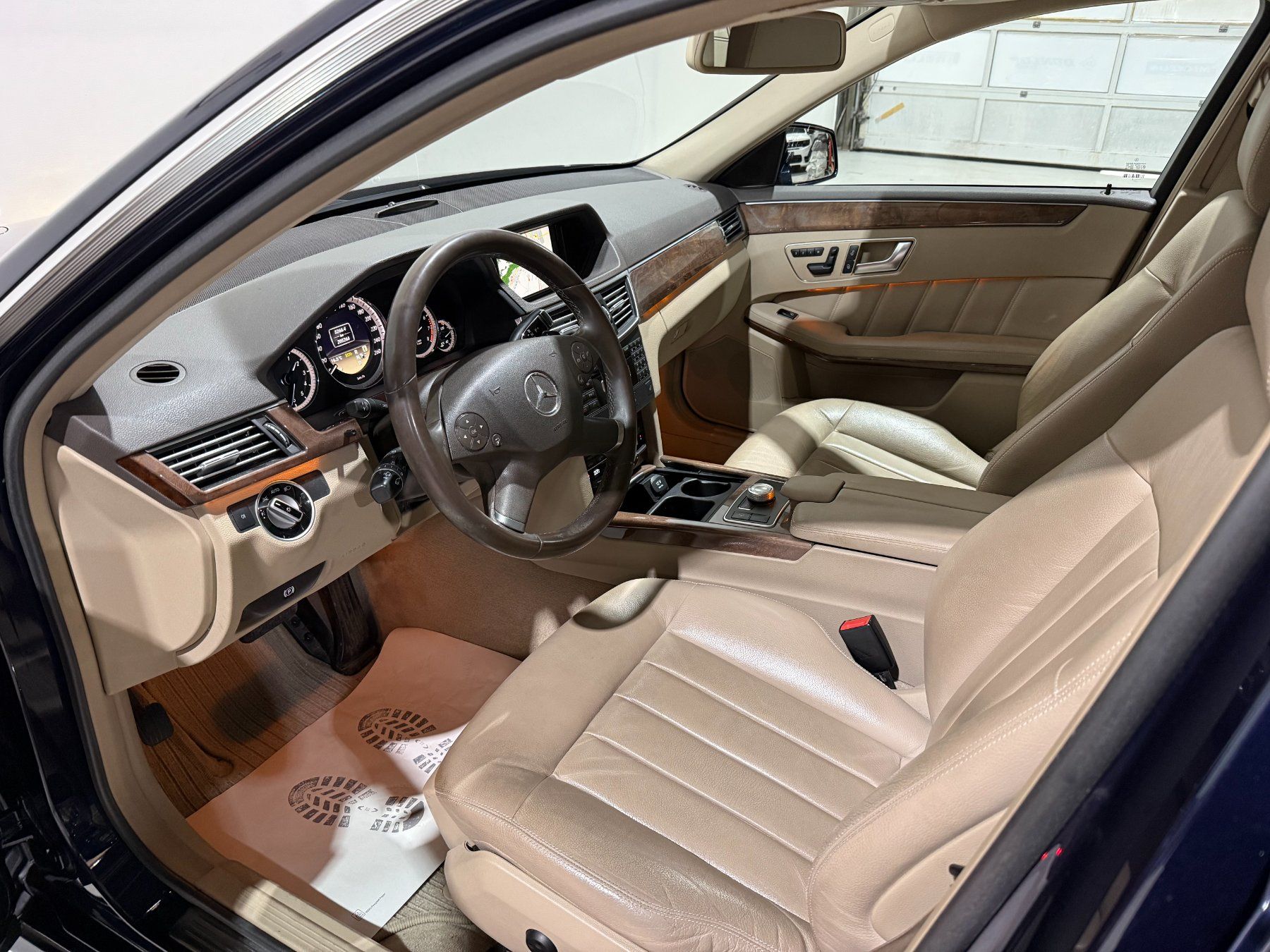 Mercedes-Benz Automobili: MERCEDES-BENZ E 350 CGI BlueEfficiency Elégance 4Matic 7G-Tr – Usato da Widnau venduto da clique17 7