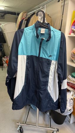 Coole Nike Jacke für den Frühling, Grösse XL, Top Zustand