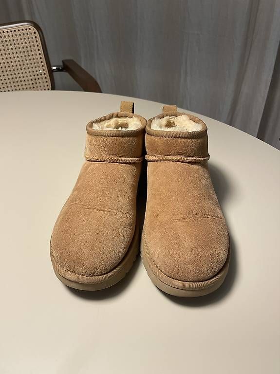 Damenschuhe: UGG classic ultra mini Winterschuhe Gr. 38 – Gebraucht aus Baar von anad 2