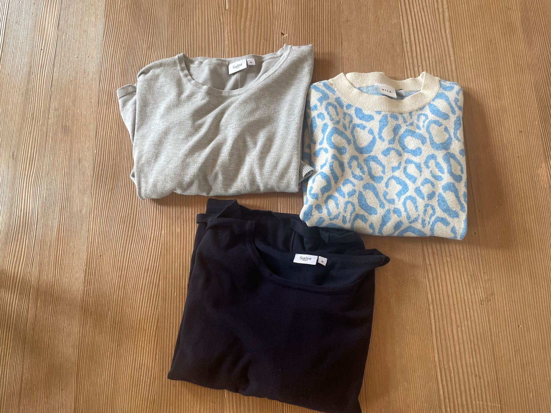 Maglioni & Felpe: Kleiderpaket Pullover Neuwertig – Usato da Schüpfheim venduto da Nussbaum_4