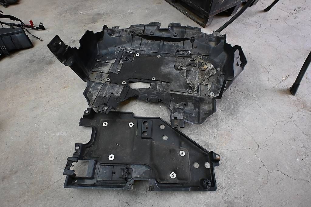 Subaru Tutti pezzi di ricambio auto: Motor Abdeckung Subaru WRX – Usato da Frick venduto da sandro_martin