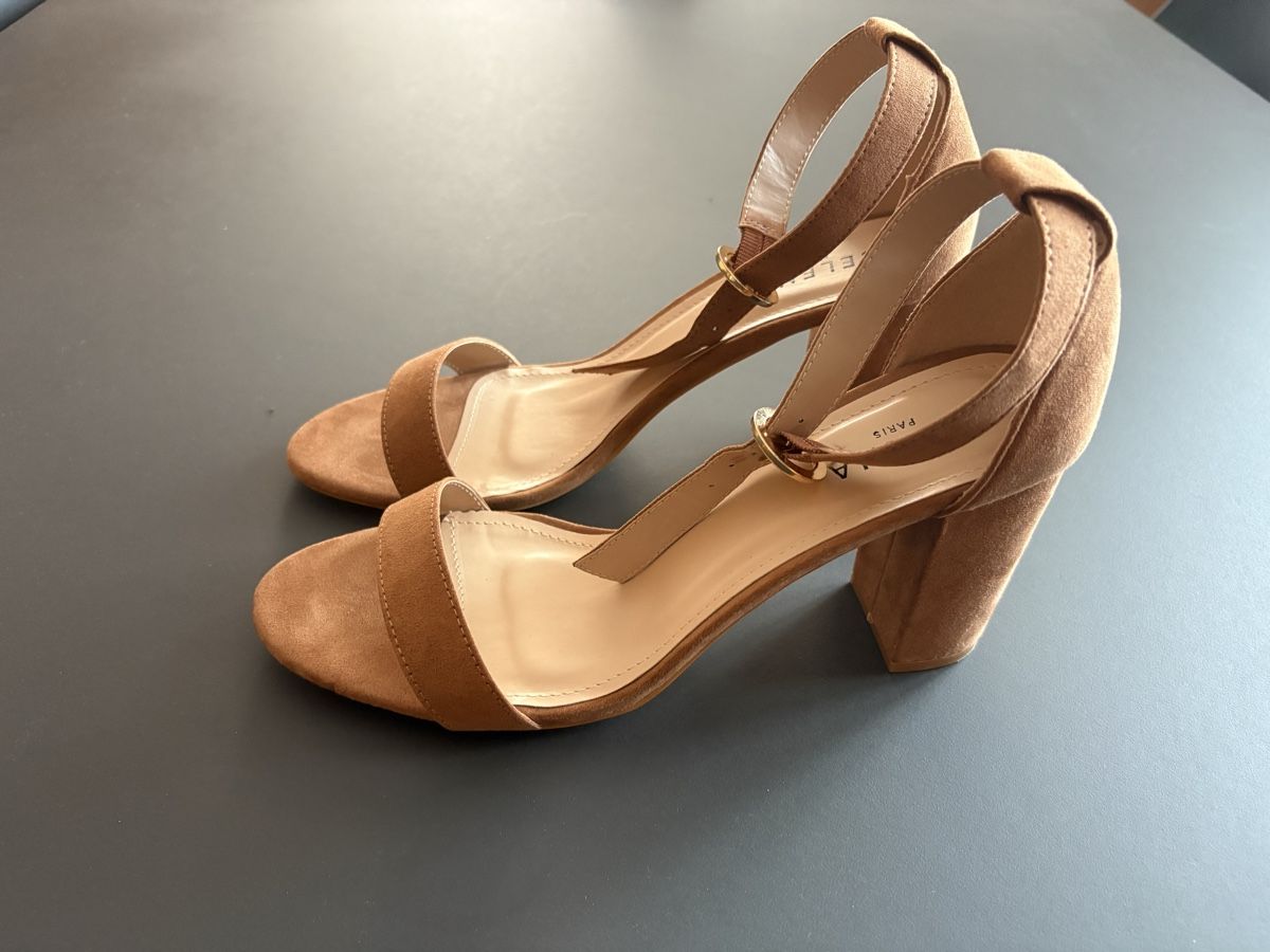 Chaussures femmes: Celena braune Sandaletten Gr. 41 – Neuf avec emballage d'origine à Goldau par Wiseltoni