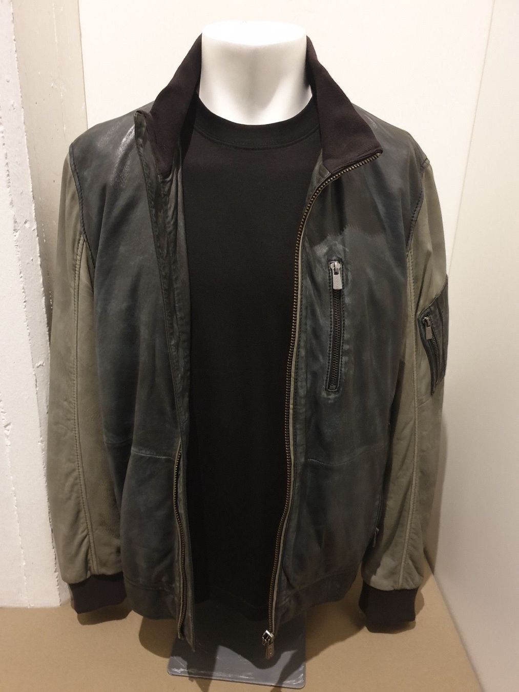 Jacken: TRAPPER LEDERJACKE THEO     Gr. M / 50 – Neu und originalverpackt aus Zürich von LIQUIDATOR.CP