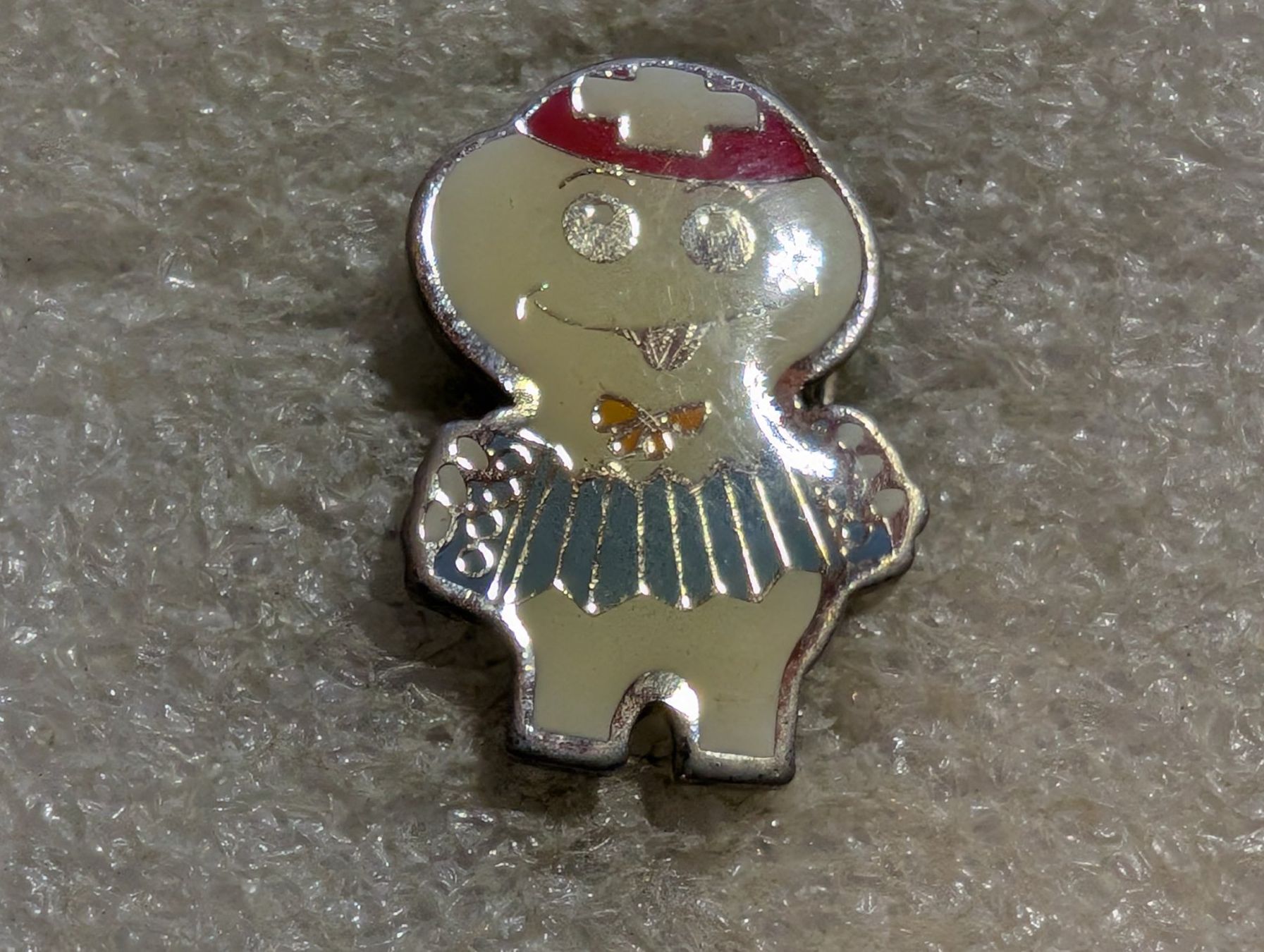 Plaketten & Abzeichen: Ansteckpin 2: Maga Bio – Gebraucht aus Oppligen von Pin-Fall-Shop