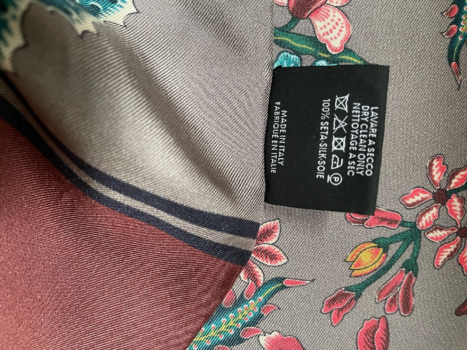 Gucci Foulard & Sciarpe: Orginal Gucci Flora Seidenstola – Usato da St. Gallen venduto da DiesundDas. 5