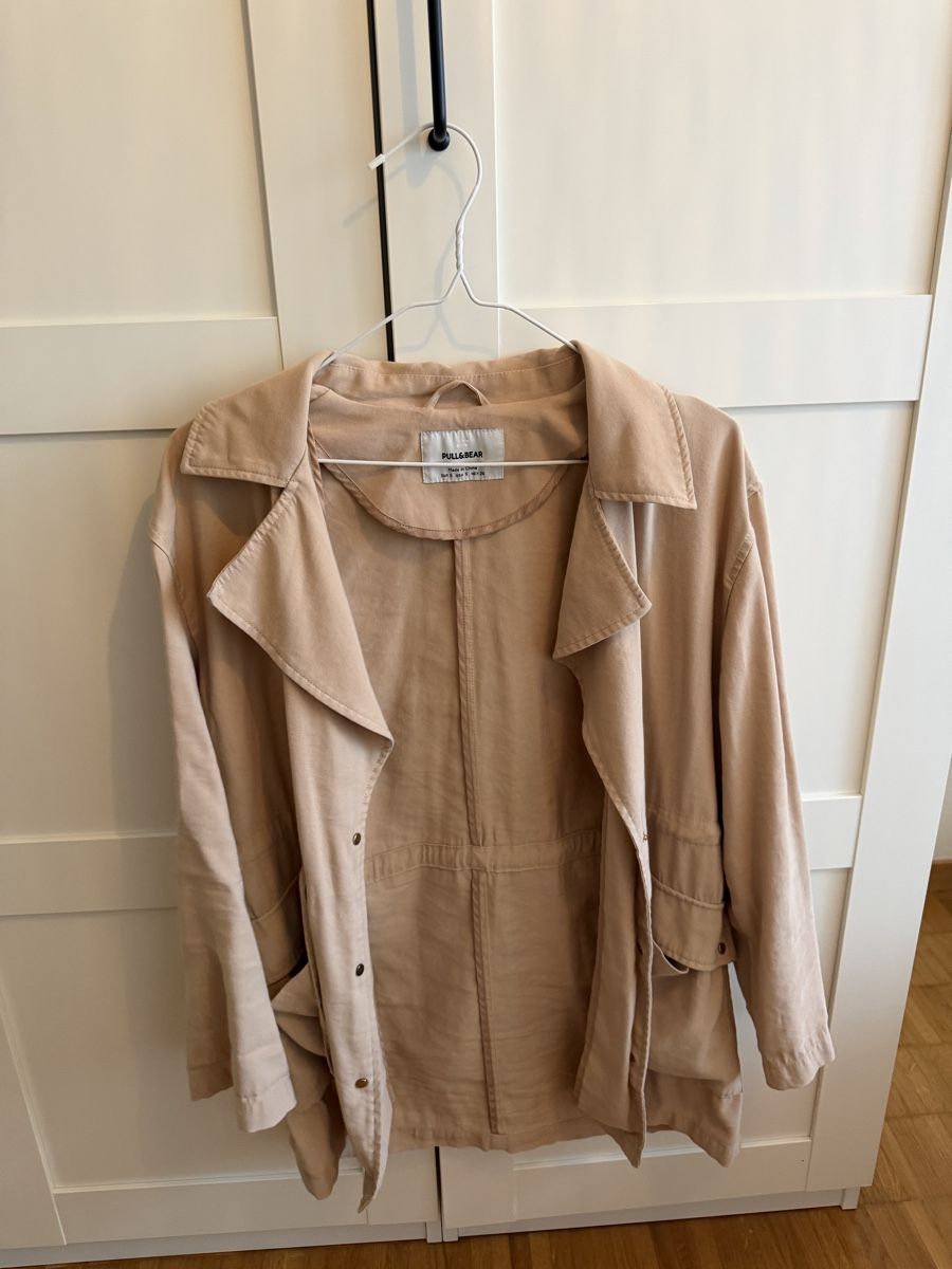 Pull&Bear Jacken: Pull&Bear Übergangsjacke beige – Grösse S – Gebraucht aus Winterthur von ave1610