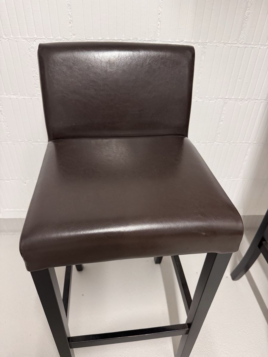 Sgabelli:  2 Stk Barhocker mit braunem Leder  – Usato da Wil SG venduto da flo_svr7 1