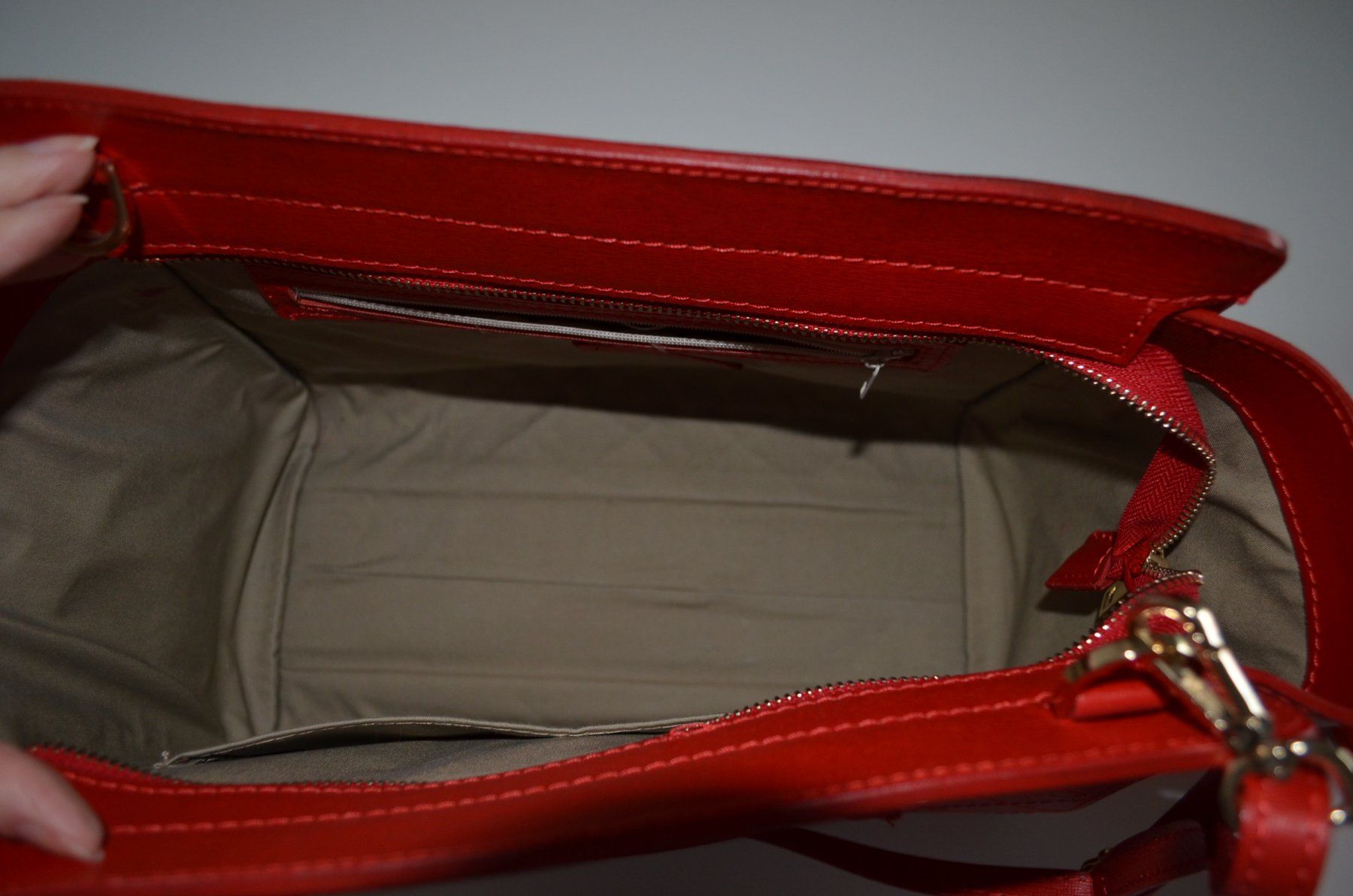 Taschen für Damen: Tasche Bata Leder – Gebraucht aus Locarno von DarjaRonco 6