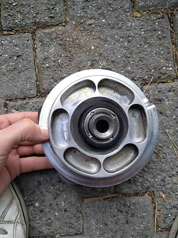 Tutti pezzi di ricambio auto: Bmw e9x Domlager – Usato da Nendeln venduto da Brian216 2