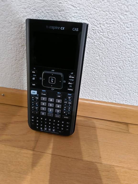 Texas Instruments Calcolatrici tascabili: Grafikrechner TI-Nspire CX – Usato da St. Gallen venduto da ReKnaus