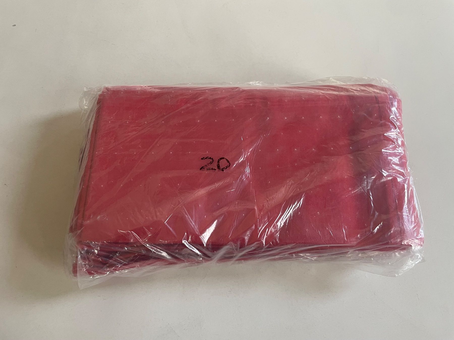 Altra biancheria da tavola: 20 Tischdecke 65x65cm . Restaurant – Usato da Minusio venduto da Pink222 1