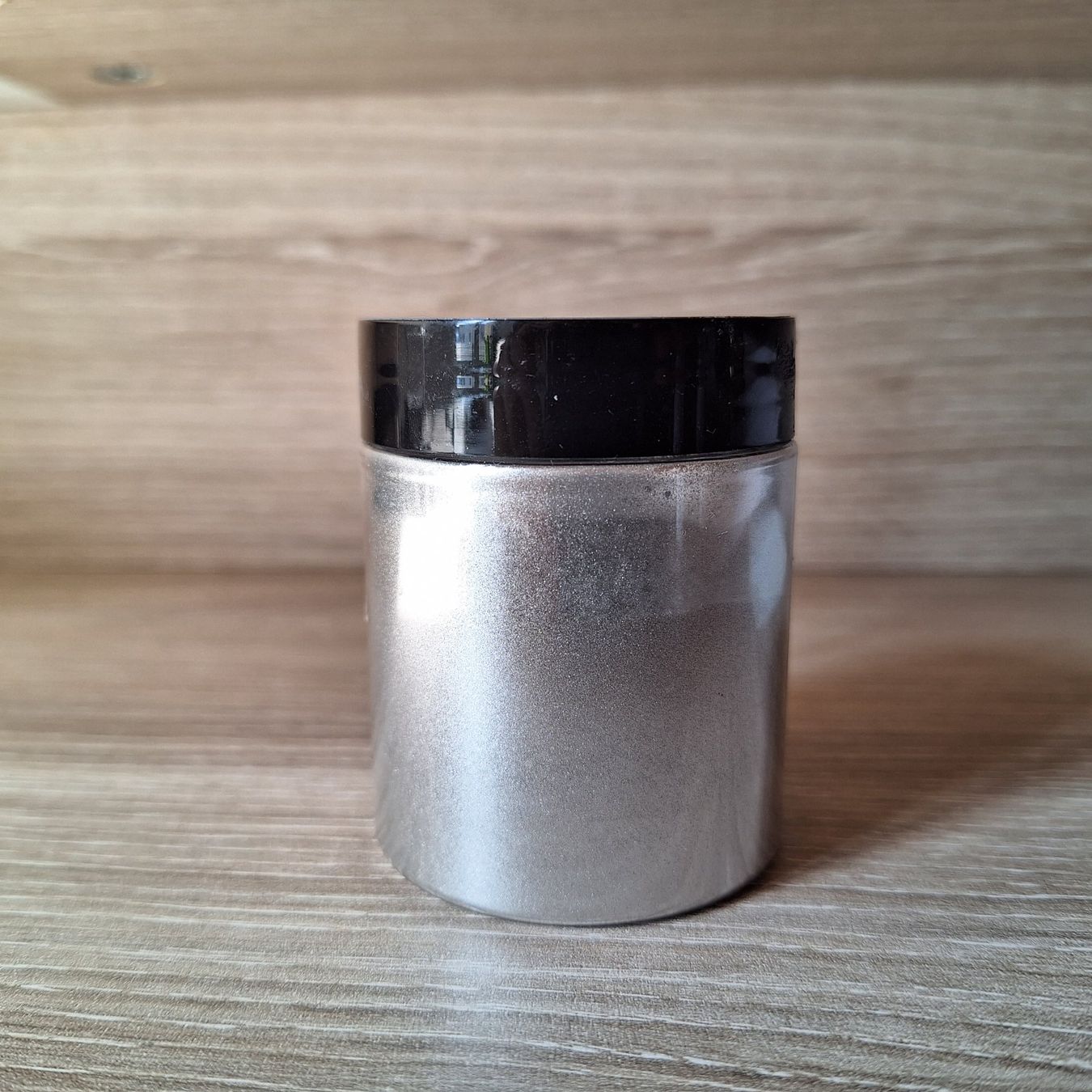 Colori: Pigment argenté métallique – Usato da Neuchâtel venduto da laureen-h