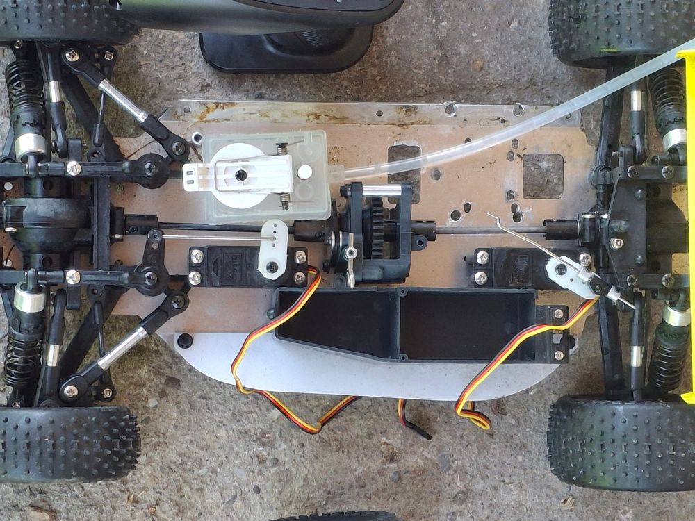 RC Kits de montage: Rc autos Nitro – D'occasion à Libingen par Nemrac7 5