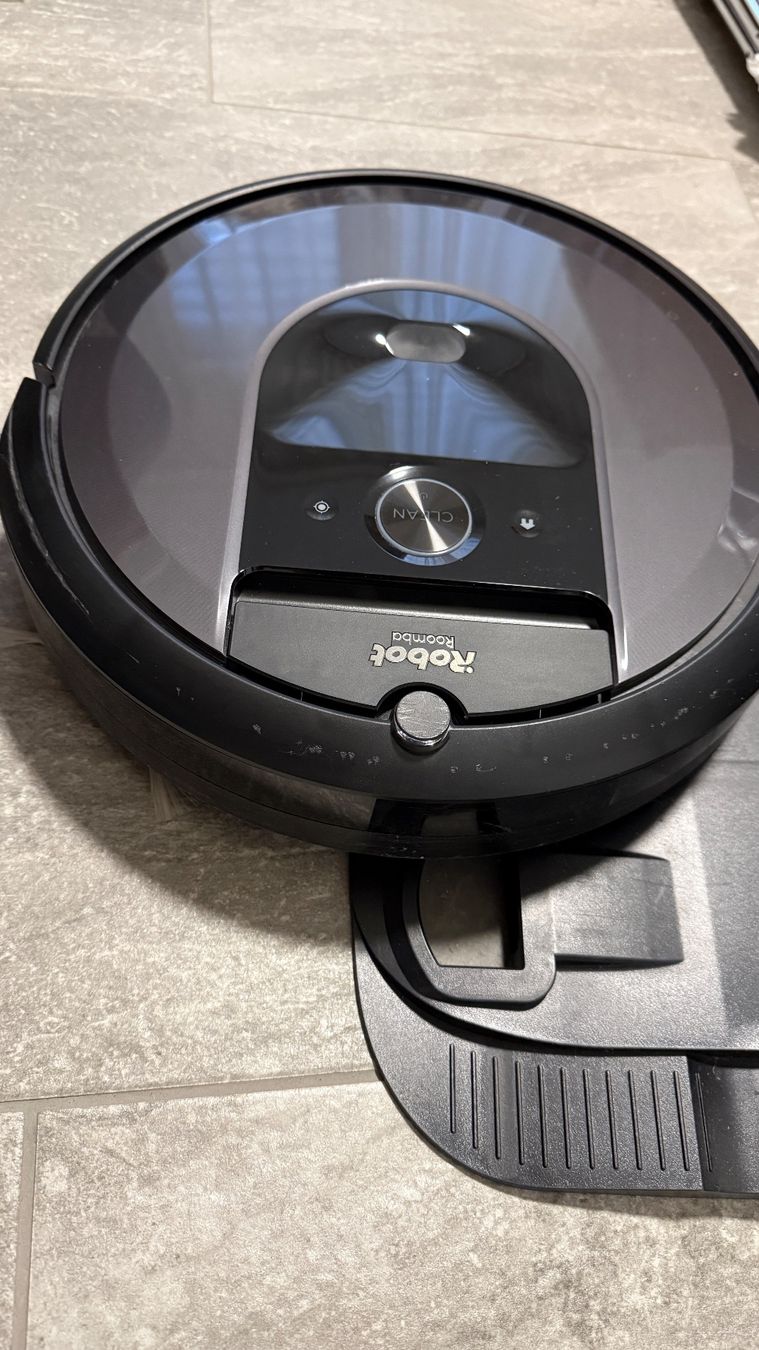 Irobot Aspirateurs & Accessoires: iRobot Roomba i7+ Saugroboter – D'occasion à Münchenstein par Schi.77 3