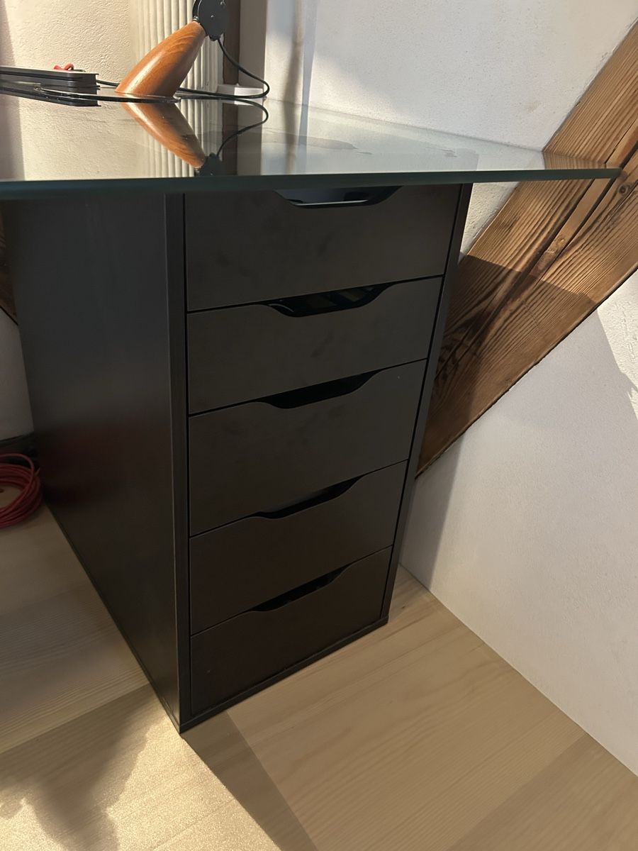 Ikea Scrivanie: Schreibtisch mit Glasplatte  – Usato da Küssnacht am Rigi venduto da gal_97dh 3