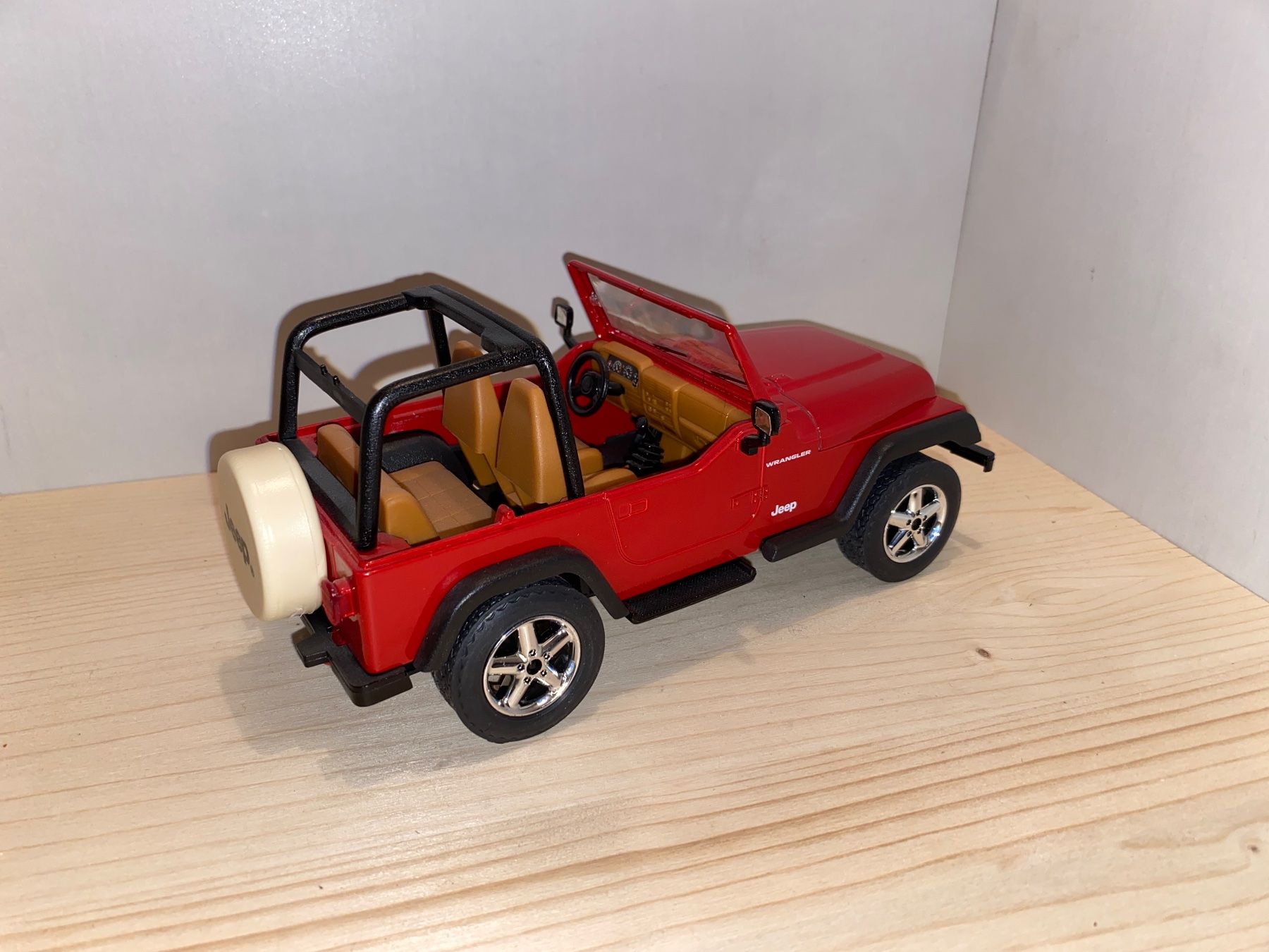 Jeep Modellini d'auto: Jeep Wrangler 1/18 – Usato da Wohlen AG venduto da PrivatSammlung 2