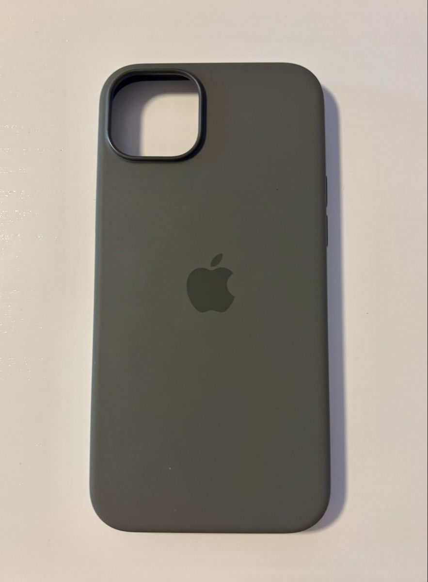 Apple Coques & Protection écran: Apple iPhone 15plus Case Silikon Clay – D'occasion à Baden par Tiffany6878