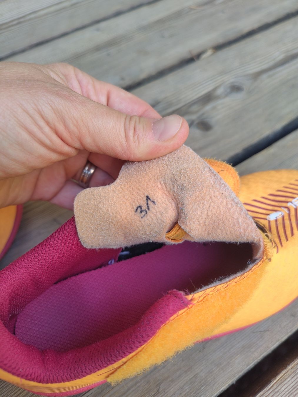 Decathlon Scarpe per ragazzi: Fussballschuhe Kipsta orange Grösse 31 – Usato da Wabern venduto da c.trachsel 4