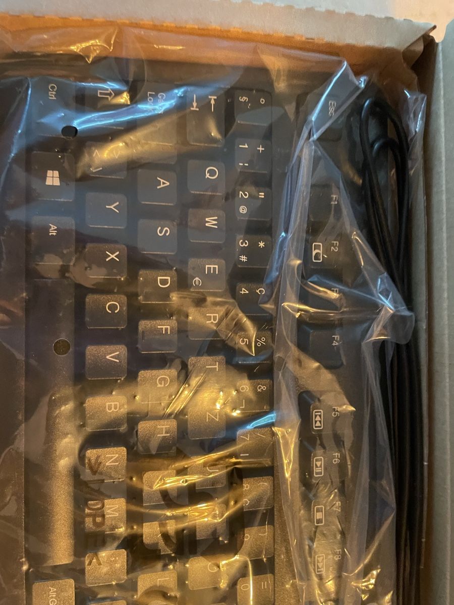 Hewlett Packard Tastiere: Neue Tastatur von HP – Nuovo e nell'imballaggio originale da Adligenswil venduto da alessandro2007 1