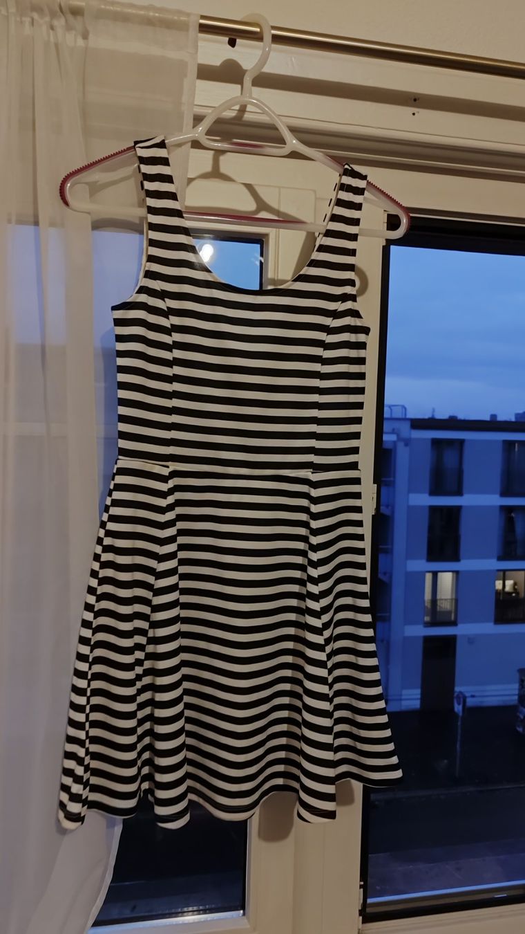 H&M Kleider: Kleider, Damen, Gr. 38, Set: 9 Stk. – Neu (gemäss Beschreibung) aus Zürich von nic_xm7s