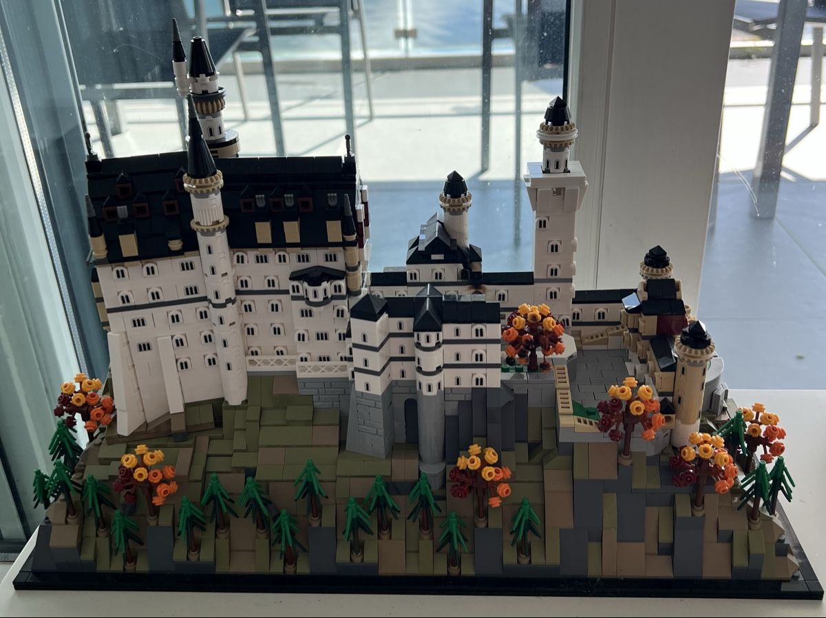 Lego Kit di costruzioni: Lego Schloss Neuschwanstein – Usato da Merlischachen venduto da maerlischacher 1