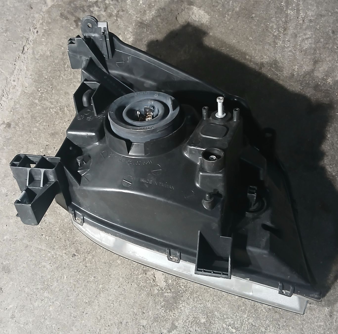 Nissan Fari: Phare gauche Nissan Xtrail 2001-2007 – Usato da la heutte venduto da Auto-stock 1