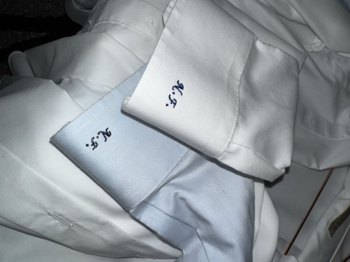 Chemises: 4 Hemden langärmelig – D'occasion à Gossau ZH par Shaolin 5