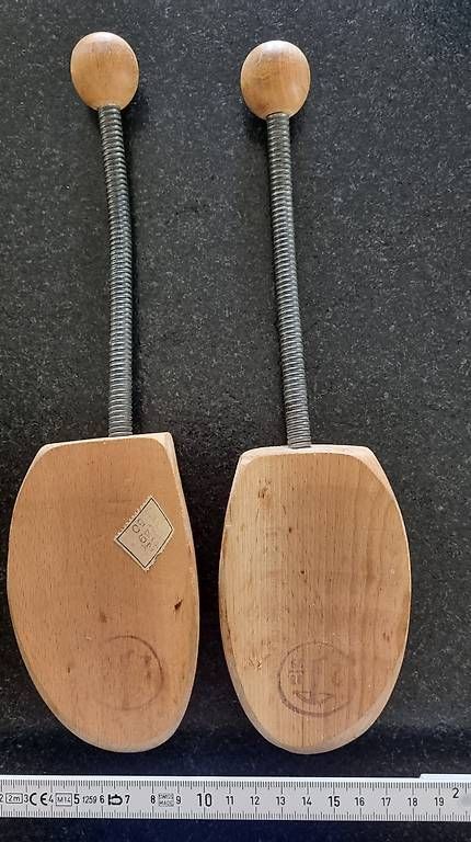 Scarpe da uomo: Schuhspanner Vintage aus Holz – Usato da Wil SG venduto da Hol 2