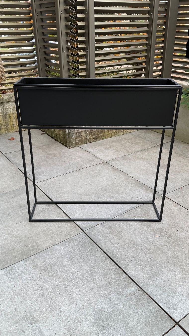 Altro per la casa: Pflanzenbehälter Metall schwarz – Usato da Zug venduto da gaw_888