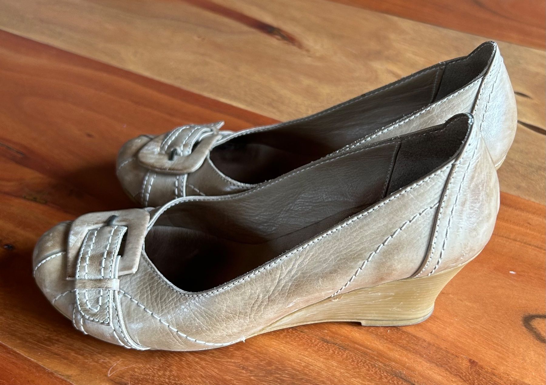Scarpe da donna: Damenschuhe Gr.36 – Usato da Wil SG venduto da Bitzitom 1