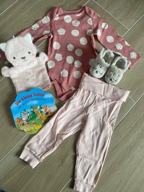 Lotti & Set di vestiti: neues Baby Geschenk-Set Gr. 74/80 "Büsi" – Nuovo (secondo la descrizione) da Staufen venduto da Nasli 5
