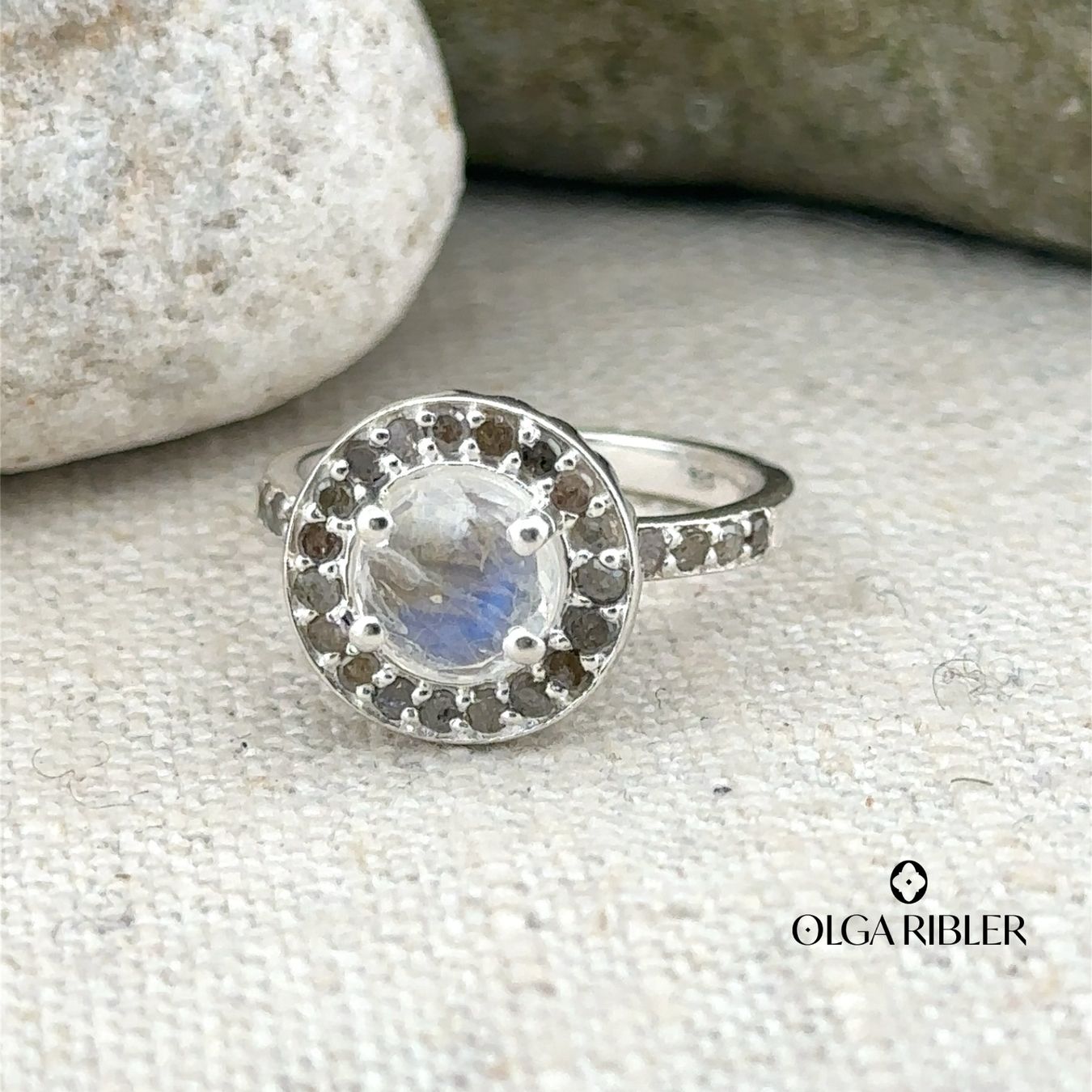 Olga Ribler Anelli: Silber Ring 925 mit Mondstein Diamanten Grösse 52 – Nuovo (secondo la descrizione) da Luzern venduto da Schmuckoutlet 7